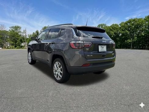 Used 2023 Jeep Compass Latitude AWD/4WD image 6