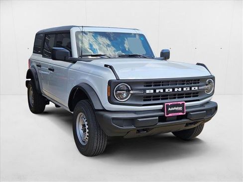 New 2025 Ford Bronco 4-Door image 7