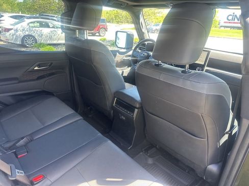 Used 2024 Lexus GX 550 w/ Accessory Package (2T) AWD/4WD image 30