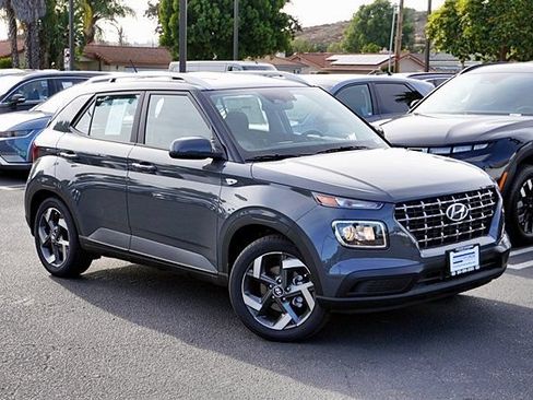 Used 2026 Hyundai Venue SEL FWD image 3
