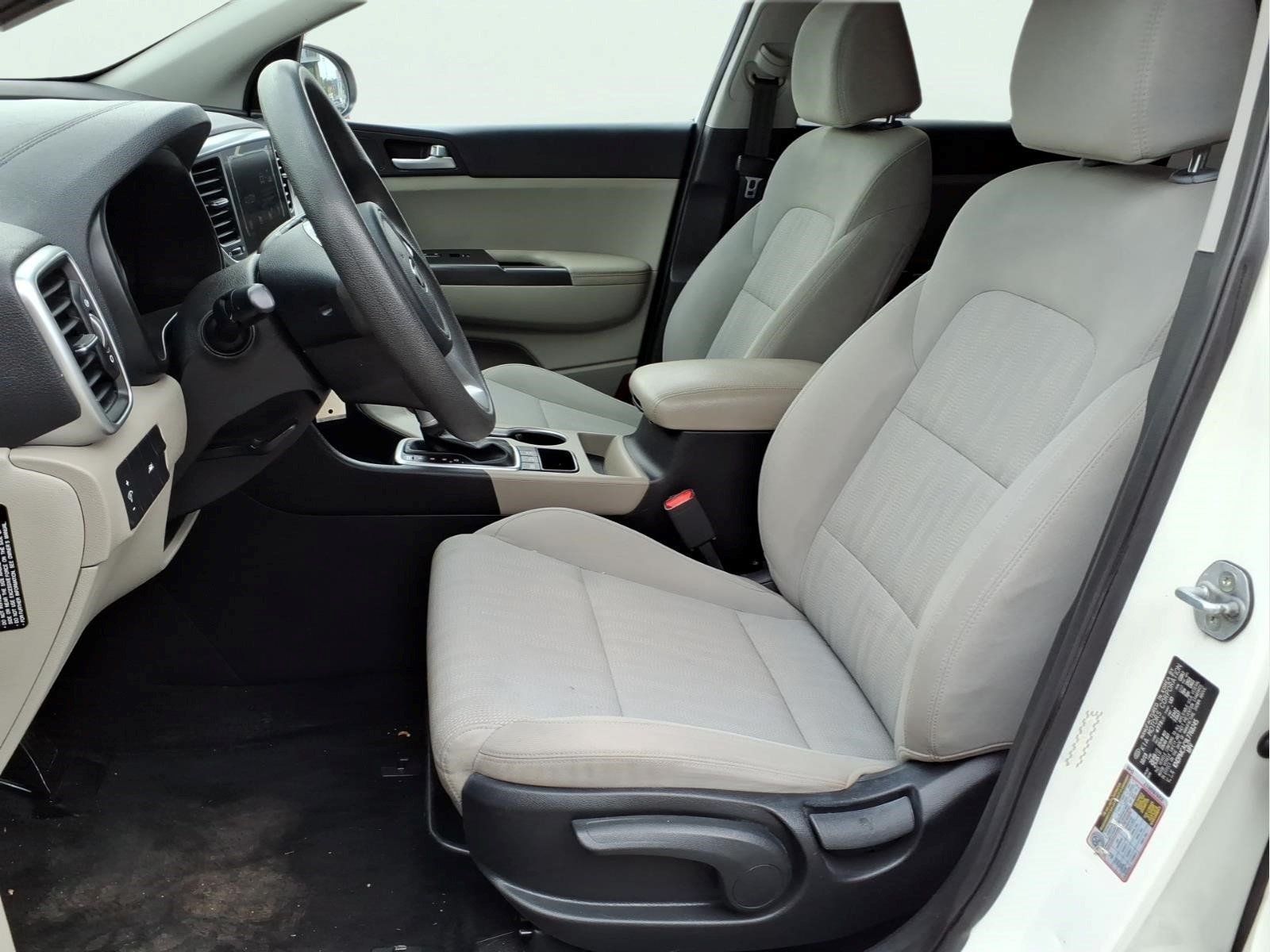 Used 2020 Kia Sportage LX AWD/4WD image 9
