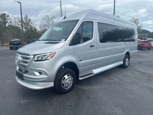 Used 2023 Mercedes-Benz Sprinter 3500 image 3