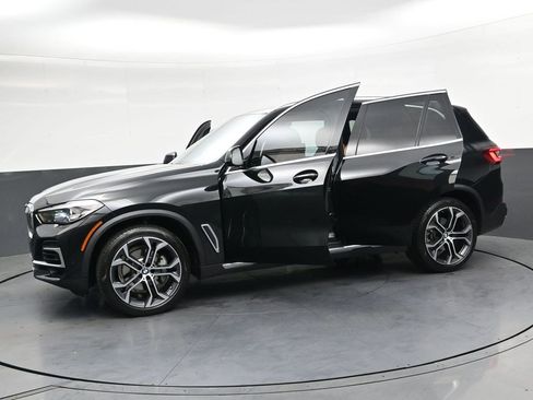 Used 2022 BMW X5 xDrive40i w/ Premium Package AWD/4WD image 34