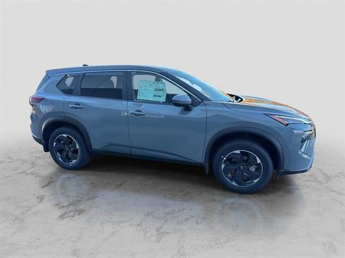 Used 2026 Nissan Rogue SV image 6
