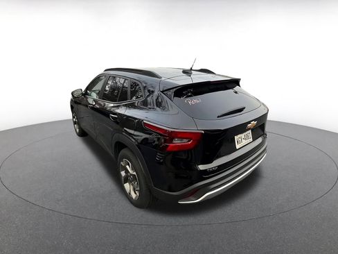 Used 2025 Chevrolet Trax LT w/ LT Convenience Package image 7