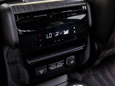 Used 2022 Jeep Wagoneer Series III w/ Premium Group I image 51