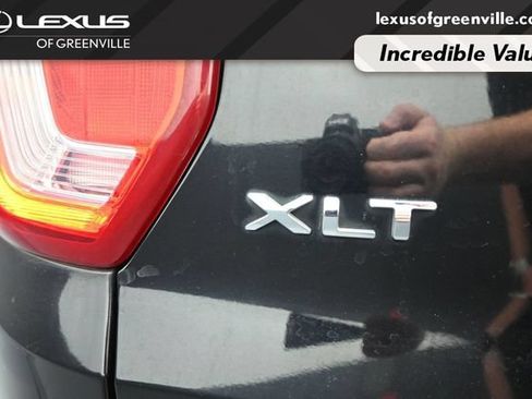 Used 2017 Ford Explorer XLT w/ Equipment Group 202A FWD image 13