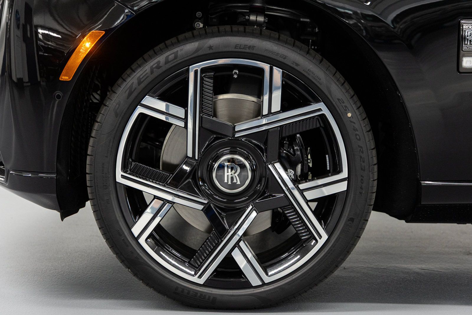 New 2027 Rolls-Royce Cullinan Black Badge AWD/4WD image 19