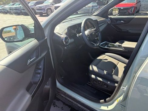 Used 2025 Chevrolet Equinox LT w/ Convenience Package II AWD/4WD image 13