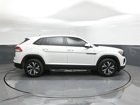 New 2026 Volkswagen Atlas Cross Sport SE image 26