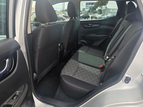 Used 2017 Nissan Rogue Sport SV image 13