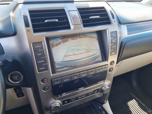 Used 2021 Lexus GX 460 Premium w/ Accessory Package AWD/4WD image 29