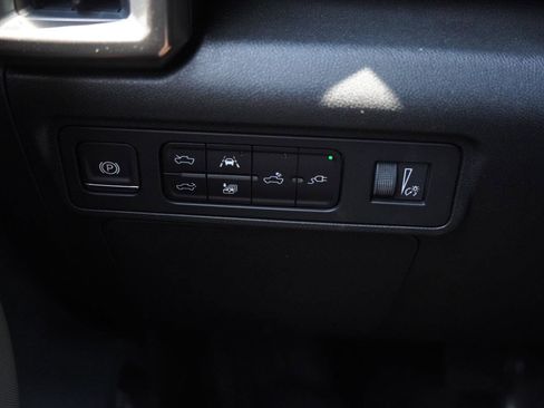 New 2025 GMC Hummer EV 2X w/ LPO, Dark Essentials Package image 21