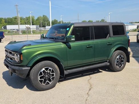 Used 2023 Ford Bronco Outer Banks AWD/4WD image 3