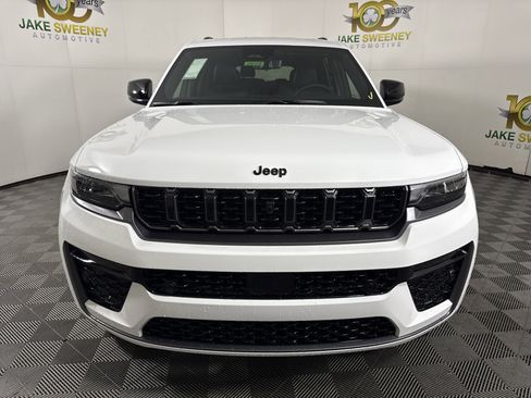 New 2026 Jeep Grand Cherokee L Limited AWD/4WD image 3