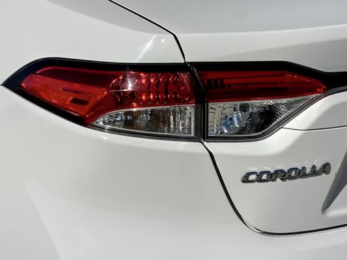 Certified 2024 Toyota Corolla LE FWD image 24