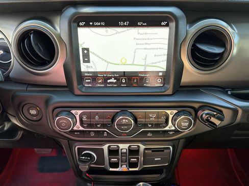 Used 2023 Jeep Gladiator Sport AWD/4WD image 14