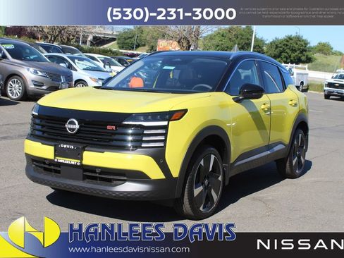 New 2026 Nissan Kicks SR w/ SR Premium Package FWD image 3