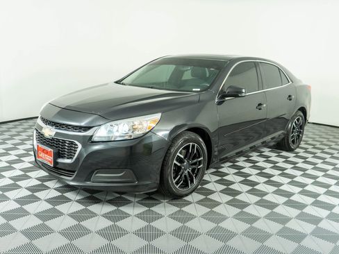 Used 2015 Chevrolet Malibu LT image 3