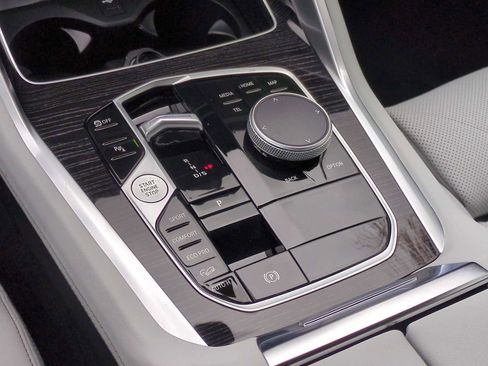 Used 2026 BMW X6 xDrive40i w/ Climate Comfort Package image 34