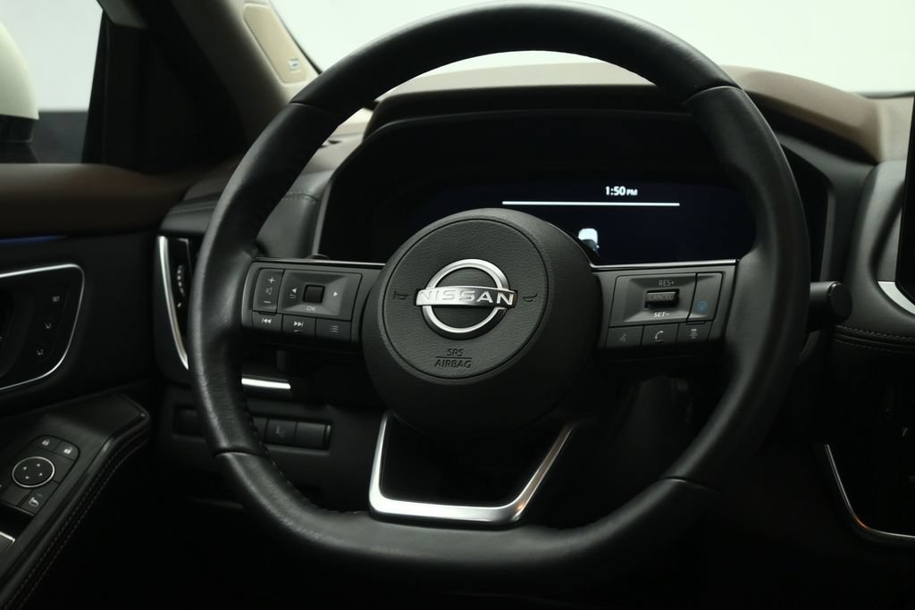 Used 2023 Nissan Rogue Platinum w/ Platinum Premium Package AWD/4WD image 39