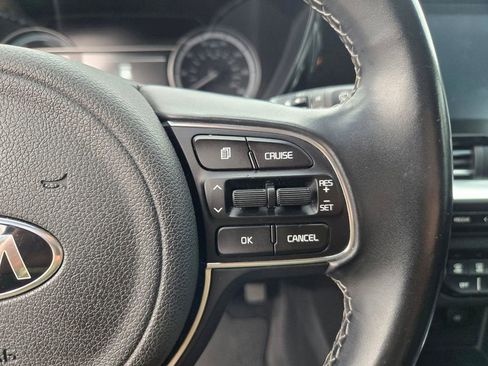 Used 2020 Kia Niro LXS image 13