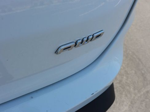 Used 2024 Ford Edge SEL AWD/4WD image 8