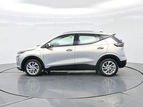 Used 2022 Chevrolet Bolt EUV LT image 10