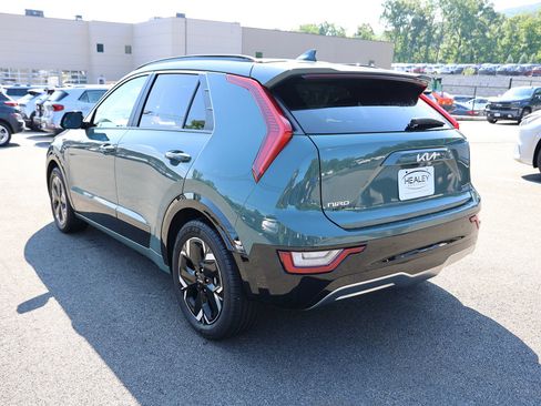 Used 2024 Kia Niro Wave w/ Wave Preserve Package FWD image 5