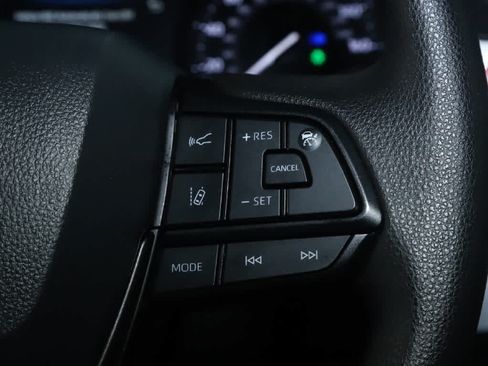 Used 2026 Toyota Sienna LE AWD/4WD image 21