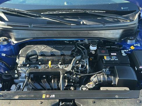 Used 2025 Hyundai Venue SEL image 3