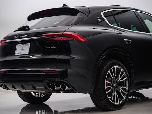 Used 2025 Maserati Grecale GT AWD/4WD image 12