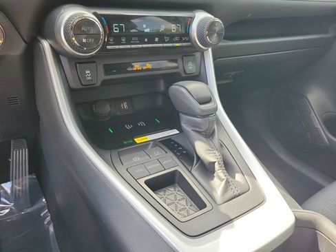 Used 2025 Toyota RAV4 XLE image 20