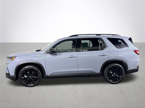 Certified 2025 Honda Pilot Black Edition image 10