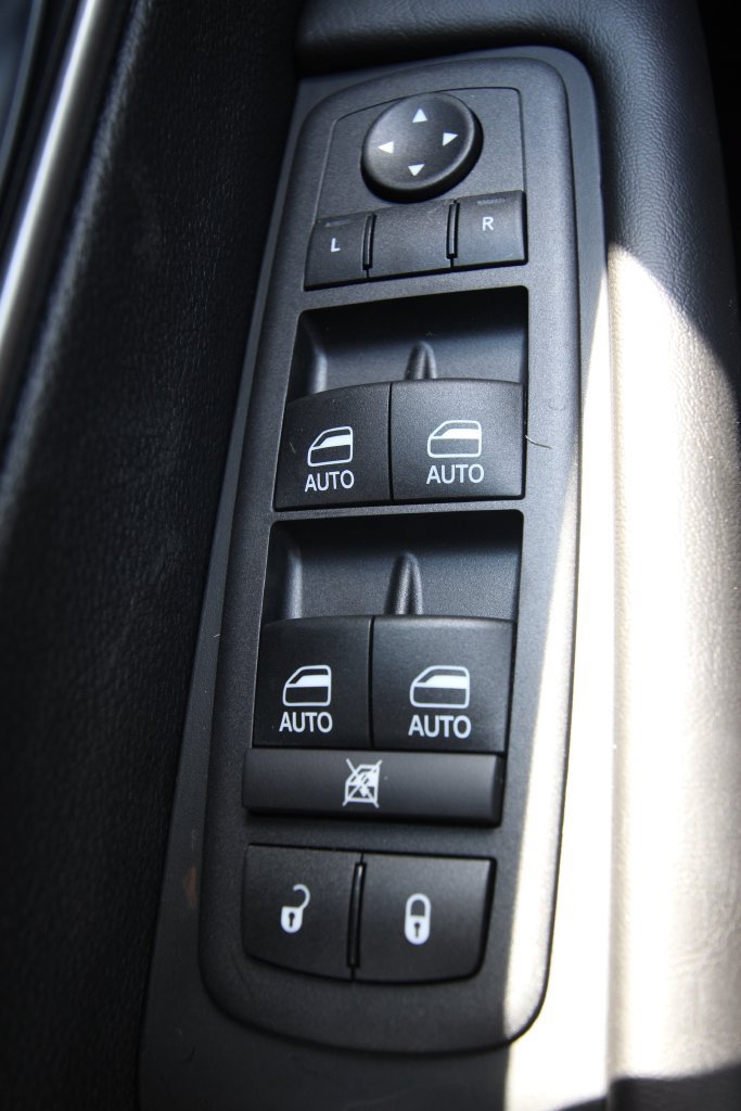 New 2027 Chrysler Pacifica Select AWD/4WD image 23