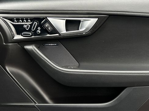 Used 2015 Jaguar F-TYPE S image 15