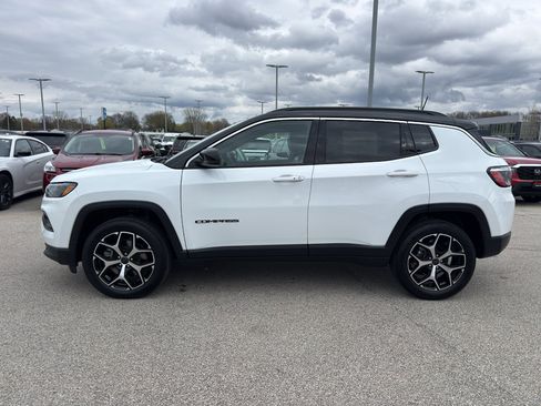 Used 2025 Jeep Compass Limited AWD/4WD image 6