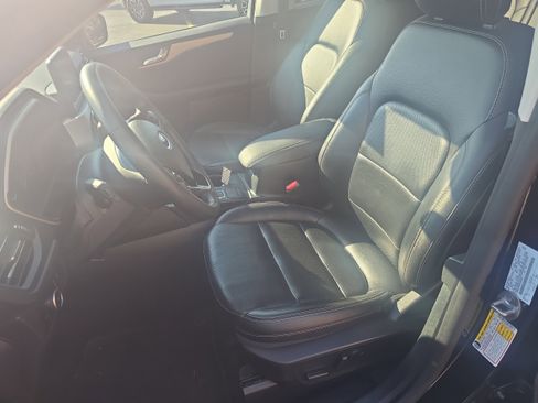 Used 2022 Ford Escape SEL image 9