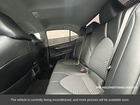 Used 2022 Toyota Camry SE image 12