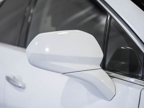 Used 2017 Cadillac XT5 Luxury image 18