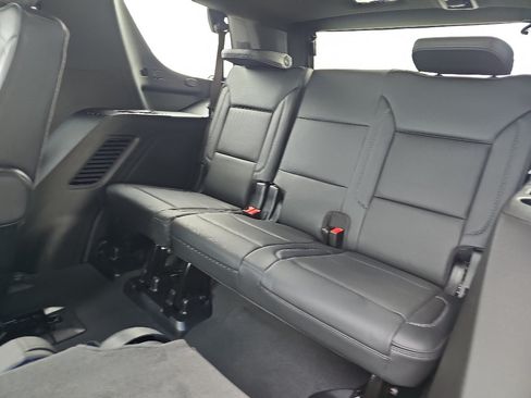 Used 2025 GMC Yukon Denali AWD/4WD image 13