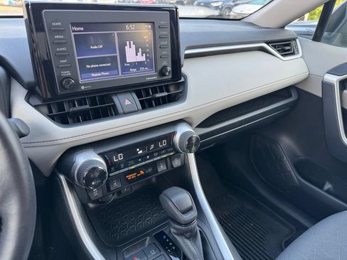 Certified 2022 Toyota RAV4 XLE w/ Convenience Package AWD/4WD image 10