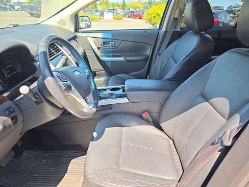 Used 2014 Ford Edge Limited w/ Driver Entry Package AWD/4WD image 4