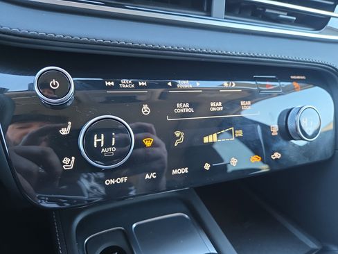 Used 2026 INFINITI QX60 Luxe w/ Cargo Package image 13