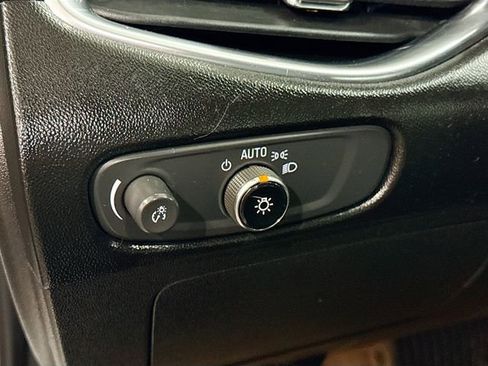 Used 2016 Chevrolet Malibu LT image 11