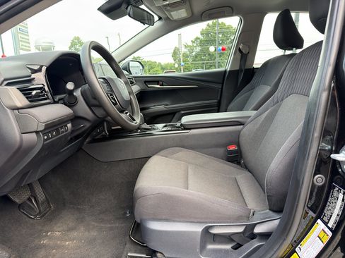 Used 2025 Toyota Camry LE FWD image 20