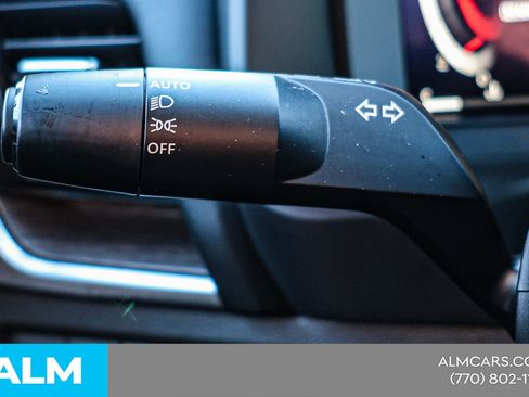 Used 2025 Nissan Rogue Platinum image 27