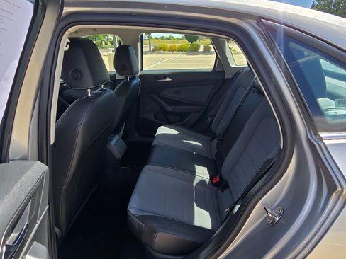 Used 2025 Volkswagen Jetta SE FWD image 15