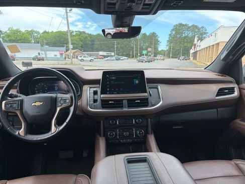 Used 2022 Chevrolet Tahoe High Country RWD image 12