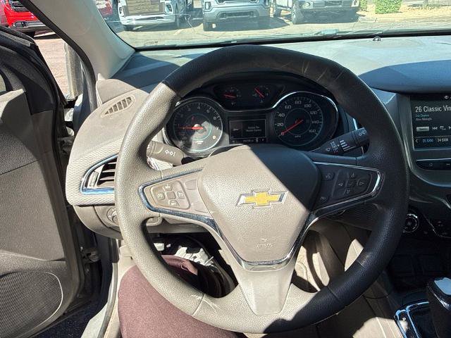 Used 2018 Chevrolet Cruze LT w/ Convenience Package FWD image 8